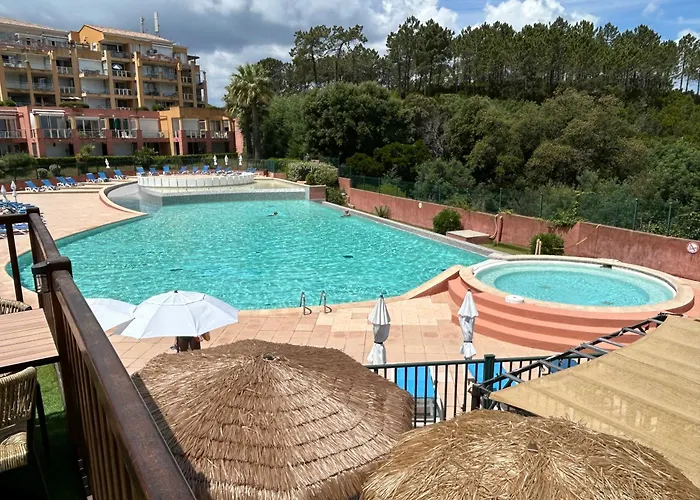 Climatise, Piscine, Proches Des Plages Appartement